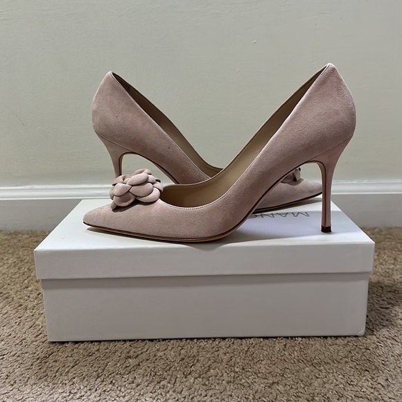 Manolo Blahnik Camelia suede heel with flower - Picture 7 of 7